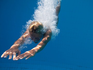 cu diving into dove