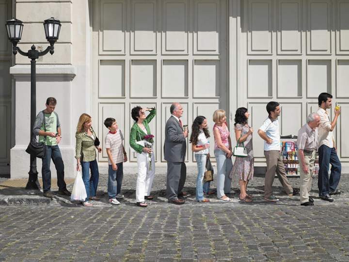 Cue or Queue: How to Use Them Correctly | Merriam-Webster