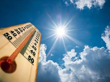 thermometer-in-the-sun-photo