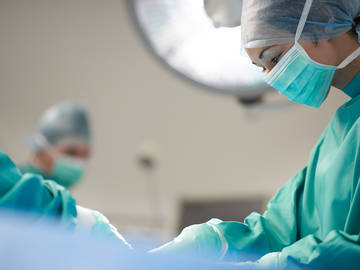 woman surgeon