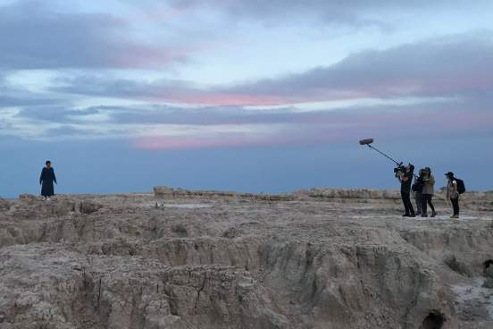 actors-and-crew-filming-nomadland