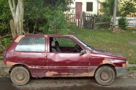 beat up old car