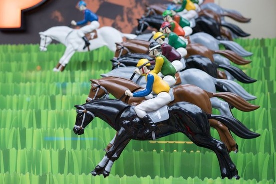 derby horse race toy photo