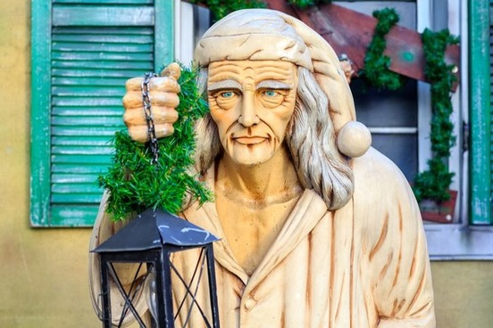 ebenezer scrooge statue
