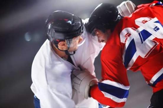 hockey players fighting