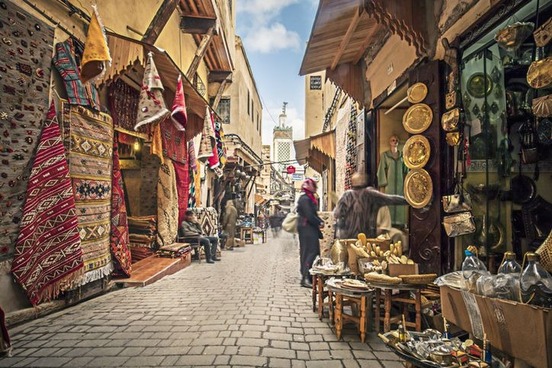 homophones with multiple syllables bazaar bizarre