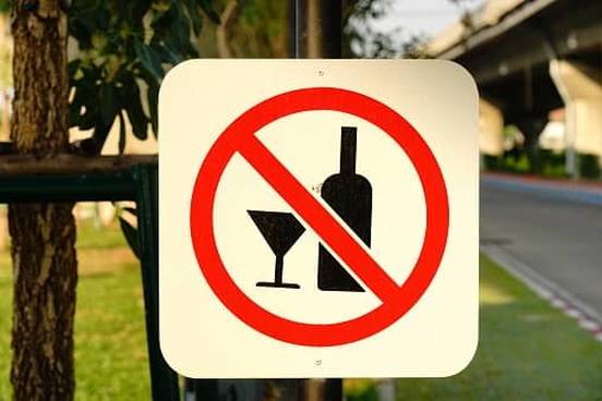 no alcohol sign
