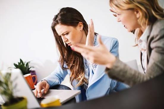 woman-arguing
