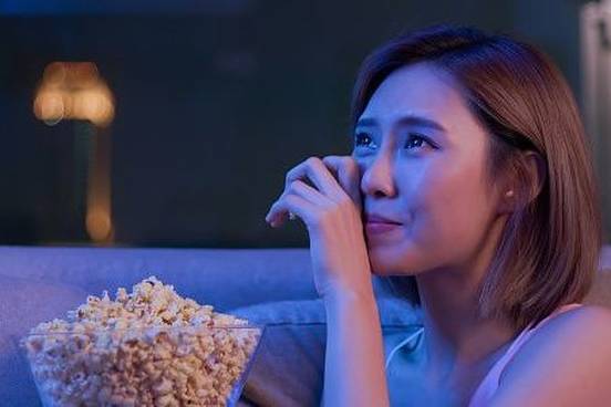 woman-crying-at-movie