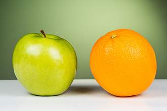 apple-and-orange-next-to-each-other
