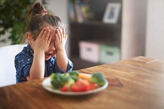 child who doesnt want to eat vegetables