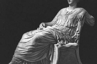 sculpture of roman woman
