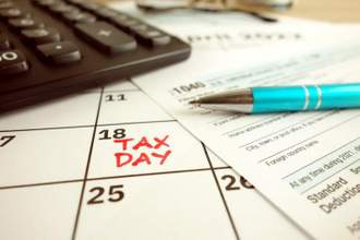 tax payment day marked on a calendar